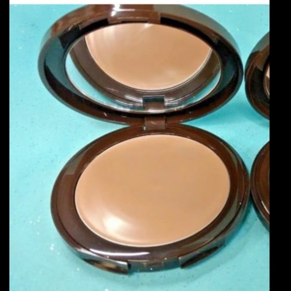 Tarte Compact Foundation Light-Medium NWOT - Picture 4 of 5